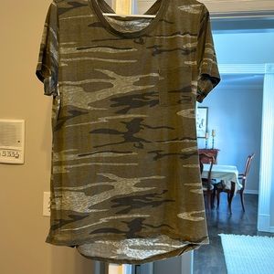 Zoe+Liv camouflage short sleeve tee with pocket